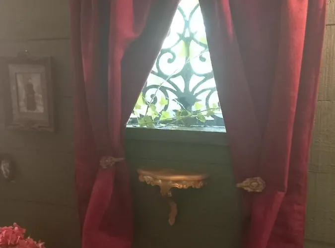 Les Insolites Pensjonat 3*