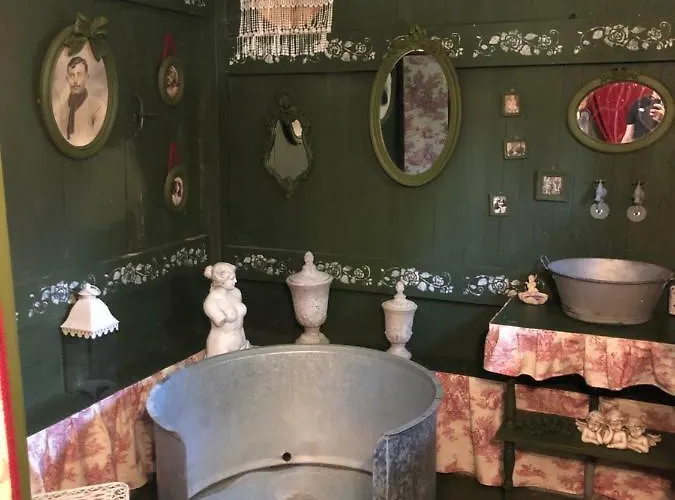 Les Insolites 3* Watronville